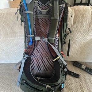 Osprey Atmos 65 AG Mens Hiking Backpack